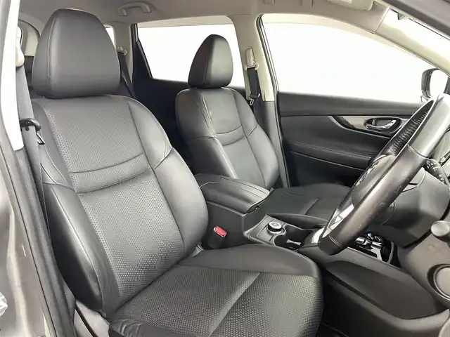 日産 エクストレイル ハイブリッド 20X 福島県 2018(平30)年 6.2万km ダークメタルグレー ブラインドスポットモニター/後退時車両検知/車線逸脱警報装置/エマージェンシーブレーキ/踏み間違い衝突防止アシスト/純正SDナビ/・型番：MM317D-W/・フルセグTV/BT/SD/CD/DVD/AUX/FM/AM/・ETC/・バックカメラ/パワーバックドア/ハーフレザーシート/革張ステアリング/・ステアリングリモコン/ダウンヒルアシストコントロール/ALL MODE 4×4-i切替ダイヤル/プッシュスタート/・スマートキー/・スペアキー1本/電動格納ミラー/・ウィンカーミラー/LEDヘッドライト/・フォグランプ/・オートライト/純正フロアマット/純正17インチAW/純正ドアバイザー