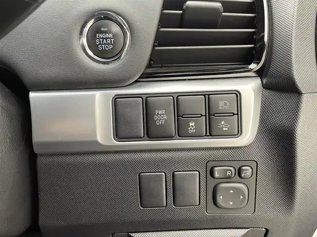 トヨタ エスティマ アエラス プレミアム 兵庫県 2017(平29)年 8.9万km ホワイトパールクリスタルシャイン ・純正9インチナビ/・CD/DVD/SD/BT/フルセグTV/・前後ドライブレコーダー/・ビルドインETC/・両側パワースライドドア /・バックカメラ/・衝突軽減ブレーキ/・レーンキープアシスト/・オートライト/・オートハイビーム/・LEDヘッドライト/・クルーズコントロール/・純正18インチアルミホイール/・純正フロアマット/・純正ドアバイザー/・スマートキー/・プッシュスタート