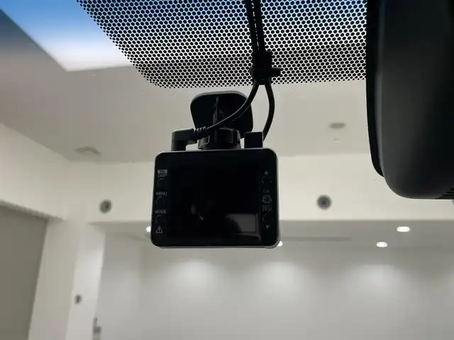 トヨタ エスティマ アエラス プレミアム 兵庫県 2017(平29)年 8.9万km ホワイトパールクリスタルシャイン ・純正9インチナビ/・CD/DVD/SD/BT/フルセグTV/・前後ドライブレコーダー/・ビルドインETC/・両側パワースライドドア /・バックカメラ/・衝突軽減ブレーキ/・レーンキープアシスト/・オートライト/・オートハイビーム/・LEDヘッドライト/・クルーズコントロール/・純正18インチアルミホイール/・純正フロアマット/・純正ドアバイザー/・スマートキー/・プッシュスタート