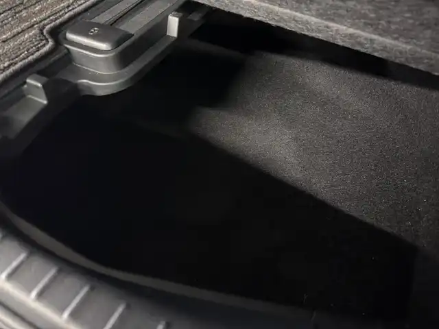 トヨタ アルファード S タイプゴールドⅡ 三重県 2021(令3)年 2.7万km ホワイトパールクリスタルシャイン ガソリン/FF/MTモード付インパネCVT/純正 9インチディスプレイオーディオ（ナビ搭載）/（AM/FM/CD・DVD*/USB/iPod/Bluetooth/TV*/Miracast/AppleCarPlay/AndroidAuto）*…OP/12.1インチ 後席モニター V12T-R68C（純正）/モデリスタ フロントスポイラー（後期Sグレード用）/バックガイドモニター/両側パワースライドドア/ドライブレコーダー 前後/ETC2.0/Toyota Safety Sense/●プリクラッシュセーフティ/●レーントレーシングアシスト/●レーダークルコン/●ロードサインアシスト/●アダプティブハイビームシステム/・先行車発進告知機能/・クリアランスソナー/・パーキングサポートブレーキ（前後静止物）/・など/装備/3眼LEDヘッドランプ（専用加飾）/・ハーフレザーシート/・左右＆後席独立オートエアコン/・パワーバックドア/・オットマンシート（2nd）/・AC100Vコンセント（100W）/・ステアリングスイッチ/・電子パーキングブレーキ＆ブレーキホールド/・オートライト/・純正18inAW/・保/取/ナビ取/マルチ取/・スマートキーx2/など