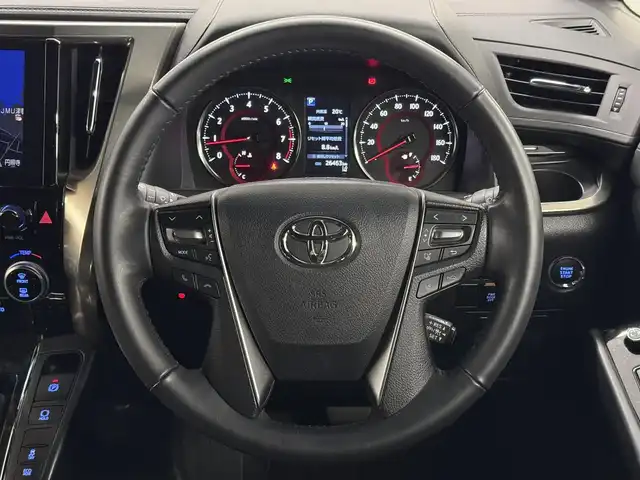 トヨタ アルファード S タイプゴールドⅡ 三重県 2021(令3)年 2.7万km ホワイトパールクリスタルシャイン ガソリン/FF/MTモード付インパネCVT/純正 9インチディスプレイオーディオ（ナビ搭載）/（AM/FM/CD・DVD*/USB/iPod/Bluetooth/TV*/Miracast/AppleCarPlay/AndroidAuto）*…OP/12.1インチ 後席モニター V12T-R68C（純正）/モデリスタ フロントスポイラー（後期Sグレード用）/バックガイドモニター/両側パワースライドドア/ドライブレコーダー 前後/ETC2.0/Toyota Safety Sense/●プリクラッシュセーフティ/●レーントレーシングアシスト/●レーダークルコン/●ロードサインアシスト/●アダプティブハイビームシステム/・先行車発進告知機能/・クリアランスソナー/・パーキングサポートブレーキ（前後静止物）/・など/装備/3眼LEDヘッドランプ（専用加飾）/・ハーフレザーシート/・左右＆後席独立オートエアコン/・パワーバックドア/・オットマンシート（2nd）/・AC100Vコンセント（100W）/・ステアリングスイッチ/・電子パーキングブレーキ＆ブレーキホールド/・オートライト/・純正18inAW/・保/取/ナビ取/マルチ取/・スマートキーx2/など