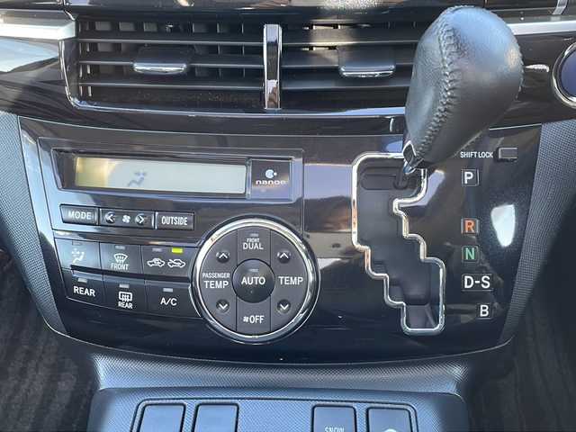 トヨタ エスティマ ハイブリッド アエラス プレミアムエディション 岩手県 2013(平25)年 7.6万km グレイッシュブルーマイカメタリック サンルーフ ナビ バックC 両側電動スライド Bluetooth 電動ハーフレザーシート オットマン AC100Vコンセント クルコン 前後ドラレコ ｎａｎｏｅ ステアスイッチ オートＨＩＤライト フォグ 純正17AW スマートキー