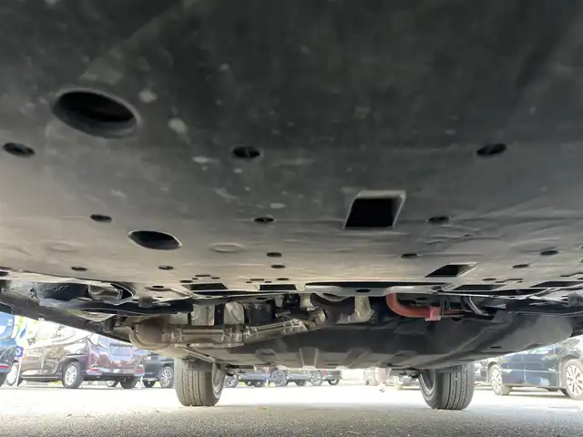 ホンダ ヴェゼル ハイブリッド Z 宮城県 2014(平26)年 12.4万km ミスティックグリーンパール (株)IDOMが運営する【じしゃロン仙台店】の自社ローン専用車両になりますこちらは現金またはオートローンご利用時の価格です。自社ローンご希望の方は別途その旨お申付け下さい/ハーフレザーシート/シートヒーター/メモリナビ/フルセグ/Bluetooth/バックカメラ/ETC/ルーフレール/衝突被害軽減システム/LEDヘッドライト