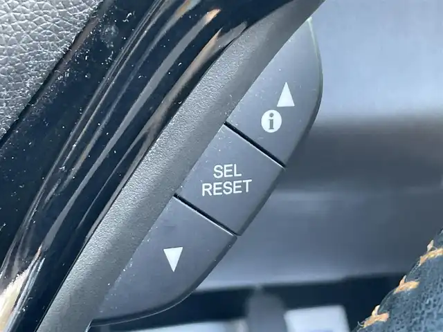 ホンダ ヴェゼル ハイブリッド Z 宮城県 2014(平26)年 12.4万km ミスティックグリーンパール (株)IDOMが運営する【じしゃロン仙台店】の自社ローン専用車両になりますこちらは現金またはオートローンご利用時の価格です。自社ローンご希望の方は別途その旨お申付け下さい/ハーフレザーシート/シートヒーター/メモリナビ/フルセグ/Bluetooth/バックカメラ/ETC/ルーフレール/衝突被害軽減システム/LEDヘッドライト