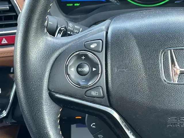 ホンダ ヴェゼル ハイブリッド Z 宮城県 2014(平26)年 12.4万km ミスティックグリーンパール (株)IDOMが運営する【じしゃロン仙台店】の自社ローン専用車両になりますこちらは現金またはオートローンご利用時の価格です。自社ローンご希望の方は別途その旨お申付け下さい/ハーフレザーシート/シートヒーター/メモリナビ/フルセグ/Bluetooth/バックカメラ/ETC/ルーフレール/衝突被害軽減システム/LEDヘッドライト