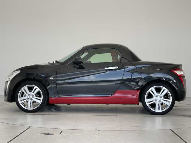 ダイハツ コペン ローブ 愛知県 2021(令3)年 0.2万km ブラックマイカメタリック/マタドールレッドパール シートヒーター/純正アルミホイール/アイドリングストップ/オートエアコン/純正フロアマット/ステアリングスイッチ/スマートキー/プッシュスタート