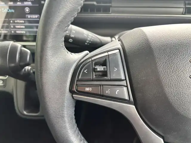 スズキ ワゴンＲ HYBRID FZ 京都府 2017(平29)年 6万km ピュアホワイトP 4WD/スズキセーフティサポート/・デュアルセンサーブレーキサポート/・誤発進抑制機能/・車線逸脱警報機能/・ふらつき警報機能/・先行車発進おしらせ機能/・ハイビームアシスト機能/・ヘッドアップディスプレイ/純正メモリーナビ、地デジ、Bluetooth、USB端子/全方位モニター/前席シートヒーター/ドライブレコーダー/ステアリングスイッチ/ETC/LEDヘッドランプ/記録簿R2、R4、R6/保証書/取扱説明書