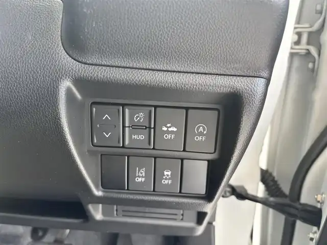 スズキ ワゴンＲ HYBRID FZ 京都府 2017(平29)年 6万km ピュアホワイトP 4WD/スズキセーフティサポート/・デュアルセンサーブレーキサポート/・誤発進抑制機能/・車線逸脱警報機能/・ふらつき警報機能/・先行車発進おしらせ機能/・ハイビームアシスト機能/・ヘッドアップディスプレイ/純正メモリーナビ、地デジ、Bluetooth、USB端子/全方位モニター/前席シートヒーター/ドライブレコーダー/ステアリングスイッチ/ETC/LEDヘッドランプ/記録簿R2、R4、R6/保証書/取扱説明書