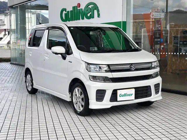 スズキ ワゴンＲ HYBRID FZ 京都府 2017(平29)年 6万km ピュアホワイトP 4WD/スズキセーフティサポート/・デュアルセンサーブレーキサポート/・誤発進抑制機能/・車線逸脱警報機能/・ふらつき警報機能/・先行車発進おしらせ機能/・ハイビームアシスト機能/・ヘッドアップディスプレイ/純正メモリーナビ、地デジ、Bluetooth、USB端子/全方位モニター/前席シートヒーター/ドライブレコーダー/ステアリングスイッチ/ETC/LEDヘッドランプ/記録簿R2、R4、R6/保証書/取扱説明書