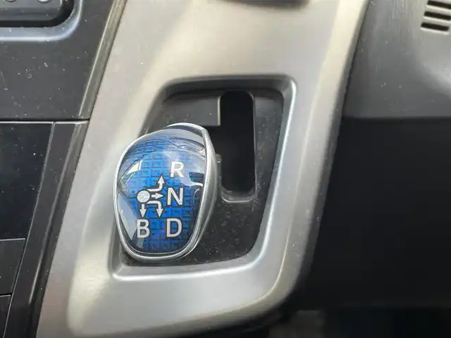 トヨタ プリウス α S Lセレクション 愛知県 2011(平23)年 13.2万km ホワイトパールクリスタルシャイン ・社外メモリーナビ/・ワンセグテレビ/・CD/DVD再生機能/・VENERDi18インチアルミホイール/・純正LEDヘッドライト/・オートライト/・ETC/・スマートキー/・プッシュスタート/・オートエアコン