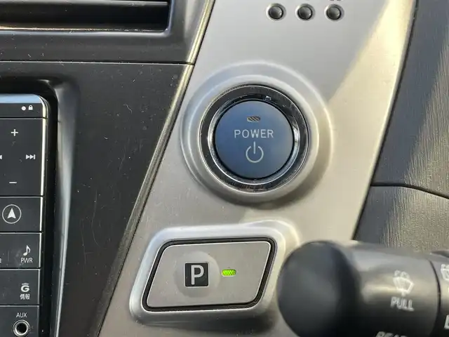 トヨタ プリウス α S Lセレクション 愛知県 2011(平23)年 13.2万km ホワイトパールクリスタルシャイン ・社外メモリーナビ/・ワンセグテレビ/・CD/DVD再生機能/・VENERDi18インチアルミホイール/・純正LEDヘッドライト/・オートライト/・ETC/・スマートキー/・プッシュスタート/・オートエアコン