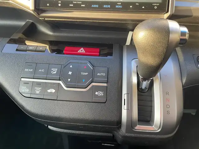 ホンダ ステップワゴン スパーダ Z 東京都 2014(平26)年 9.2万km 黒 (株)IDOMが運営する【じしゃロン国分寺店】の自社ローン対象車両になります。こちらは現金ご利用時の価格です。/自社ローンご希望の方は別途その旨お申付け下さい。/Gathersインターナビ/フルセグテレビ/バックカメラ/クルーズコントロール/両側パワースライドドア/ETC/HID/純正16インチアルミ