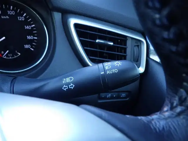 日産 エクストレイル 20X 千葉県 2014(平26)年 5.2万km ブリリアントホワイトパール カブロンシート/前席シートヒーター/純正SDナビ/地デジTV/【DVD/CD再生機能　Bluetooth接続】/バックカメラ/革巻きステアリング/ETC/純正17インチアルミホイル/インテリジェントキー