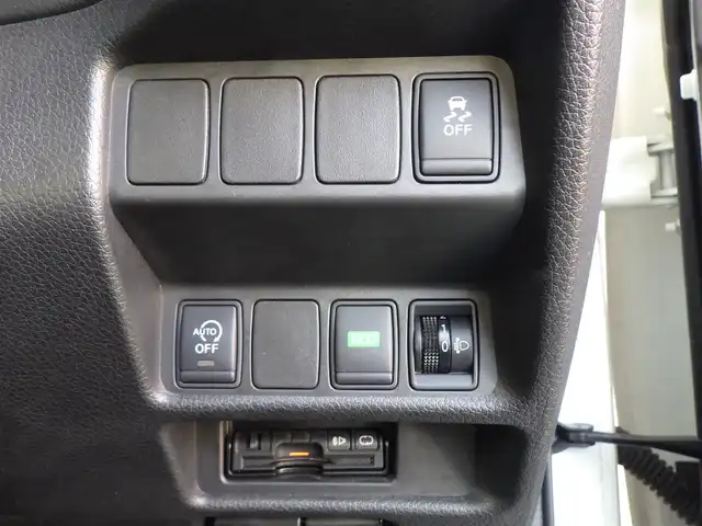 日産 エクストレイル 20X 千葉県 2014(平26)年 5.2万km ブリリアントホワイトパール カブロンシート/前席シートヒーター/純正SDナビ/地デジTV/【DVD/CD再生機能　Bluetooth接続】/バックカメラ/革巻きステアリング/ETC/純正17インチアルミホイル/インテリジェントキー