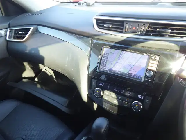 日産 エクストレイル 20X 千葉県 2014(平26)年 5.2万km ブリリアントホワイトパール カブロンシート/前席シートヒーター/純正SDナビ/地デジTV/【DVD/CD再生機能　Bluetooth接続】/バックカメラ/革巻きステアリング/ETC/純正17インチアルミホイル/インテリジェントキー