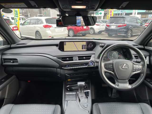 レクサス ＵＸ 250h バージョンC 石川県 2019(令1)年 5.8万km テレーンカーキマイカM 純正メモリーナビ　フルセグＴＶ　パノラマモニター　ＬＥＤヘッドライト　ＥＴＣ　スマートキー　ドラレコ　置くだけ充電　ステアリングヒーター　レザーシート　レクサスセーフティ　レーダークルーズ　ＢＳＭ