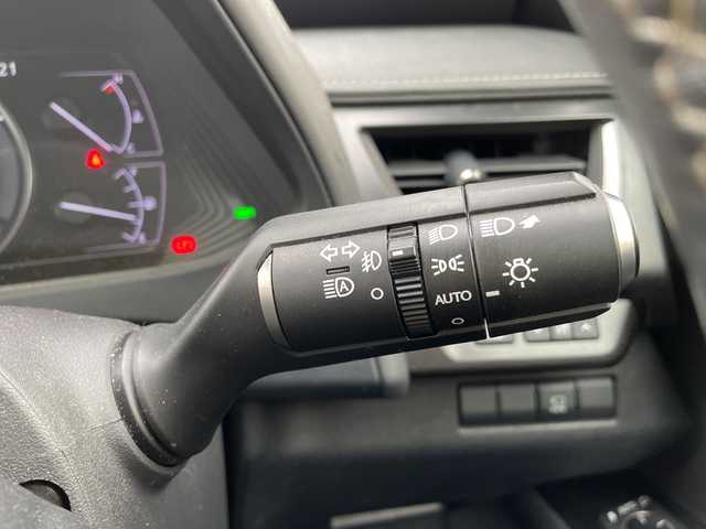 レクサス ＵＸ 250h バージョンC 石川県 2019(令1)年 5.8万km テレーンカーキマイカM 純正メモリーナビ　フルセグＴＶ　パノラマモニター　ＬＥＤヘッドライト　ＥＴＣ　スマートキー　ドラレコ　置くだけ充電　ステアリングヒーター　レザーシート　レクサスセーフティ　レーダークルーズ　ＢＳＭ