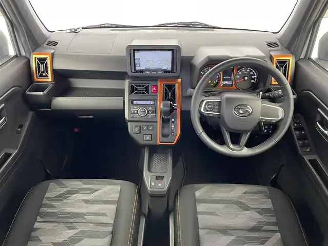 ダイハツ タフト G 埼玉県 2021(令3)年 1.1万km シャイニングホワイトパール スカイフィールドトップ/スマートアシスト/・衝突回避支援ブレーキ/・ブレーキ制御付誤発進抑制機能/・車線/路外逸脱警報機能/・オートハイビーム/・アダプティブドライビングビーム/・サイドビューランプ/カロッツェリア７インチSDナビ/(AM.FM.CD.DVD.BT)/フルセグTV/バックカメラ/革巻ステアリング/ステアリングスイッチ/前席シートヒーター/プッシュスタート/スマートキー/前後ドライブレコーダー/LEDヘッドライト/LEDフォグランプ/社外14インチAW/純正AW積込