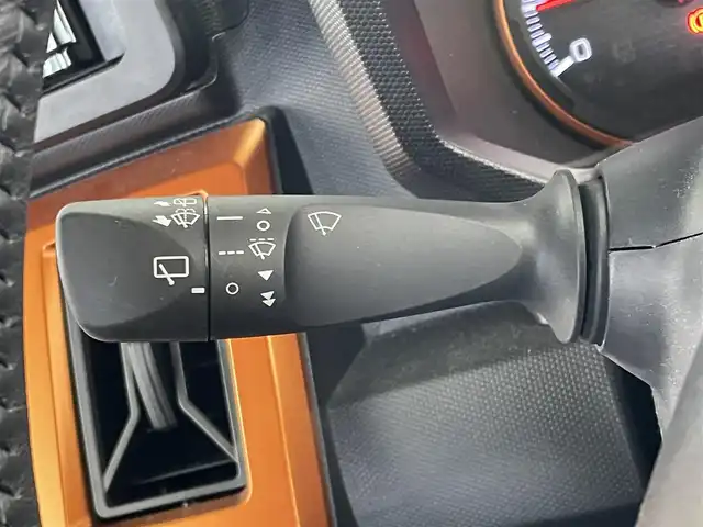 ダイハツ タフト G 埼玉県 2021(令3)年 1.1万km シャイニングホワイトパール スカイフィールドトップ/スマートアシスト/・衝突回避支援ブレーキ/・ブレーキ制御付誤発進抑制機能/・車線/路外逸脱警報機能/・オートハイビーム/・アダプティブドライビングビーム/・サイドビューランプ/カロッツェリア７インチSDナビ/(AM.FM.CD.DVD.BT)/フルセグTV/バックカメラ/革巻ステアリング/ステアリングスイッチ/前席シートヒーター/プッシュスタート/スマートキー/前後ドライブレコーダー/LEDヘッドライト/LEDフォグランプ/社外14インチAW/純正AW積込