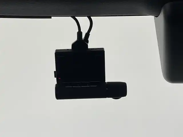 ダイハツ タフト G 埼玉県 2021(令3)年 1.1万km シャイニングホワイトパール スカイフィールドトップ/スマートアシスト/・衝突回避支援ブレーキ/・ブレーキ制御付誤発進抑制機能/・車線/路外逸脱警報機能/・オートハイビーム/・アダプティブドライビングビーム/・サイドビューランプ/カロッツェリア７インチSDナビ/(AM.FM.CD.DVD.BT)/フルセグTV/バックカメラ/革巻ステアリング/ステアリングスイッチ/前席シートヒーター/プッシュスタート/スマートキー/前後ドライブレコーダー/LEDヘッドライト/LEDフォグランプ/社外14インチAW/純正AW積込