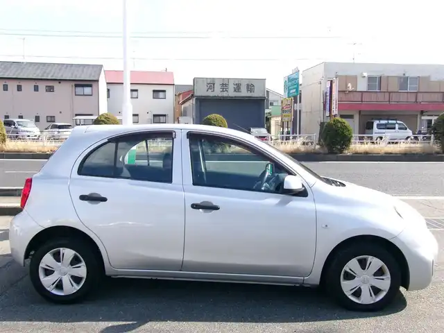 日産 マーチ