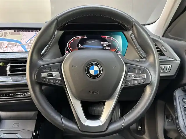 ＢＭＷ １１８ｉ プレイ 和歌山県 2020(令2)年 1.6万km 黒 ハイラインパッケージ/コンフォートパッケージ/ナビパッケージ/黒革シート/パワーシート/シートヒーター/純正ナビ/Bカメラ/AppleCarPlay/ワイヤレス充電/インテリジェントセーフティ/ブラインドスポット/レーンキープ/コンフォートアクセス/前後ドラレコ/LEDヘッドライト/ETC