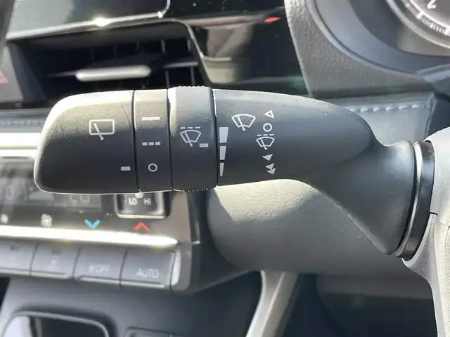 トヨタ ヴォクシー S－Z 岡山県 2022(令4)年 3.5万km ホワイトパールクリスタルシャイン 純正10.5インチディスプレイオーディオ/フルセグTV、CD、DVD、Bluetooth、AM、FM/Apple　Carplay、Android Auto、HDMI/純正14インチ有機ELフリップダウンモニター/V14T-R72R/ビルトインETC2.0/バックカメラ/両側パワースライドドア/前後ドライブレコーダーTZ-DR210/純正17インチアルミホイール/CD、DVDデッキ/前席シートヒーター/トヨタセーフティセンス/・プリクラッシュセーフティ/・レーントレーシングアシスト/・レーダークルーズコントロール/・ロードサインアシスト/・オートマチックハイビーム/・ドライバー異常時対応システム/・プロアクティブドライビングアシスト/・発進遅れ告知機能/パーキングサポートブレーキ/ドアバイザー/前後コーナーセンサー
