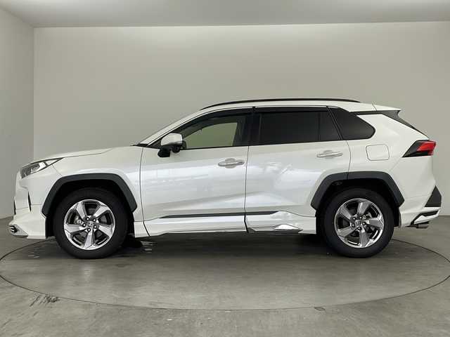 トヨタ ＲＡＶ４ G 兵庫県 2020(令2)年 7.2万km ホワイトパールクリスタルシャイン ・パノラマムーンルーフ/・モデリスタエアロ/・社外9型ナビ＆TV＆BT＆DVD＆SD/・カロッツェリア後席ヘッドレストモニター/・バックカメラ/・トヨタセーフティセンス/・プリクラッシュセーフティ/・ブラインドスポットモニター/・レーダークルーズコントロール/・レーンディパーチャーアラート/・オートマチックハイビーム/・スマートキー/・プッシュスタート/・合皮シート/・前席シートヒーター/・ステアリングヒーター/・パワーシート/・デジタルインナーミラー/・前後ドライブレコーダー/・フロアマット/・パワーバックドア/・クリアランスソナー/・ビルトインETC/・純正18インチアルミホイール