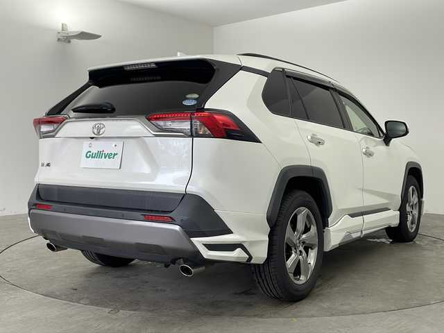 トヨタ ＲＡＶ４ G 兵庫県 2020(令2)年 7.2万km ホワイトパールクリスタルシャイン ・パノラマムーンルーフ/・モデリスタエアロ/・社外9型ナビ＆TV＆BT＆DVD＆SD/・カロッツェリア後席ヘッドレストモニター/・バックカメラ/・トヨタセーフティセンス/・プリクラッシュセーフティ/・ブラインドスポットモニター/・レーダークルーズコントロール/・レーンディパーチャーアラート/・オートマチックハイビーム/・スマートキー/・プッシュスタート/・合皮シート/・前席シートヒーター/・ステアリングヒーター/・パワーシート/・デジタルインナーミラー/・前後ドライブレコーダー/・フロアマット/・パワーバックドア/・クリアランスソナー/・ビルトインETC/・純正18インチアルミホイール