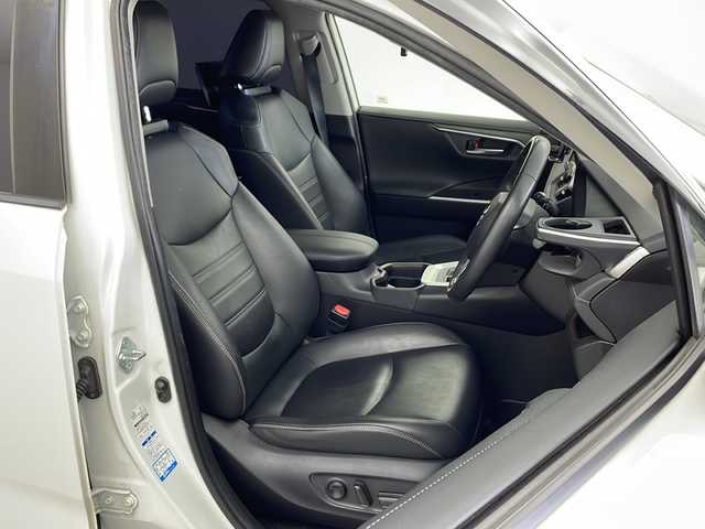 トヨタ ＲＡＶ４ G 兵庫県 2020(令2)年 7.2万km ホワイトパールクリスタルシャイン ・パノラマムーンルーフ/・モデリスタエアロ/・社外9型ナビ＆TV＆BT＆DVD＆SD/・カロッツェリア後席ヘッドレストモニター/・バックカメラ/・トヨタセーフティセンス/・プリクラッシュセーフティ/・ブラインドスポットモニター/・レーダークルーズコントロール/・レーンディパーチャーアラート/・オートマチックハイビーム/・スマートキー/・プッシュスタート/・合皮シート/・前席シートヒーター/・ステアリングヒーター/・パワーシート/・デジタルインナーミラー/・前後ドライブレコーダー/・フロアマット/・パワーバックドア/・クリアランスソナー/・ビルトインETC/・純正18インチアルミホイール