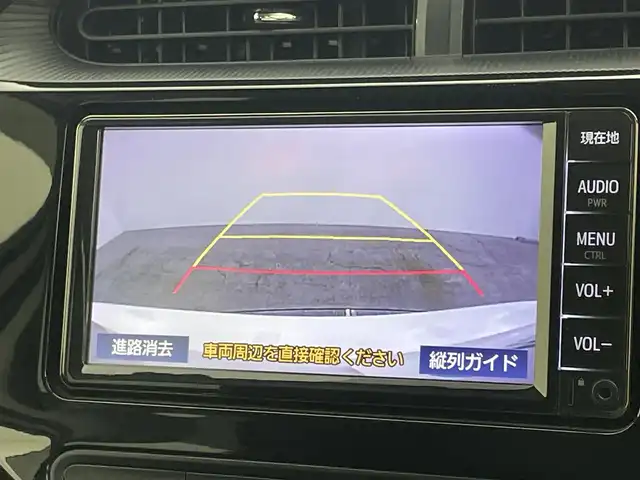 トヨタ アクア S 岡山県 2020(令2)年 6万km ホワイトパールクリスタルシャイン 純正SDナビ/（TV/Bluetooth/CD)/衝突軽減ブレーキシステム/バックカメラ/ビルトインＥＴＣ/ＬＥＤヘッドライト/オートハイビーム/アイドリングストップ/コーナーセンサー（前後）/踏み間違い防止/ISOFIX/ステアリングスイッチ/チルトステアリング/シートリフター/ウインカーミラー/ドアバイザー/プッシュスタート/スマートキー/新車保証書/取扱説明書