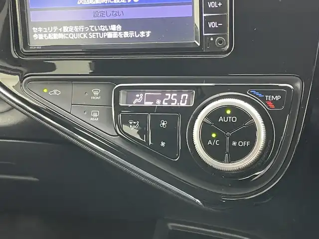 トヨタ アクア S 岡山県 2020(令2)年 6万km ホワイトパールクリスタルシャイン 純正SDナビ/（TV/Bluetooth/CD)/衝突軽減ブレーキシステム/バックカメラ/ビルトインＥＴＣ/ＬＥＤヘッドライト/オートハイビーム/アイドリングストップ/コーナーセンサー（前後）/踏み間違い防止/ISOFIX/ステアリングスイッチ/チルトステアリング/シートリフター/ウインカーミラー/ドアバイザー/プッシュスタート/スマートキー/新車保証書/取扱説明書