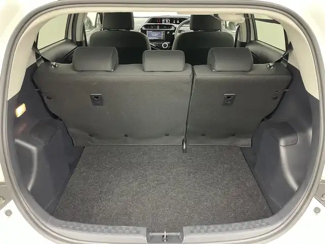 トヨタ アクア S 岡山県 2020(令2)年 6万km ホワイトパールクリスタルシャイン 純正SDナビ/（TV/Bluetooth/CD)/衝突軽減ブレーキシステム/バックカメラ/ビルトインＥＴＣ/ＬＥＤヘッドライト/オートハイビーム/アイドリングストップ/コーナーセンサー（前後）/踏み間違い防止/ISOFIX/ステアリングスイッチ/チルトステアリング/シートリフター/ウインカーミラー/ドアバイザー/プッシュスタート/スマートキー/新車保証書/取扱説明書