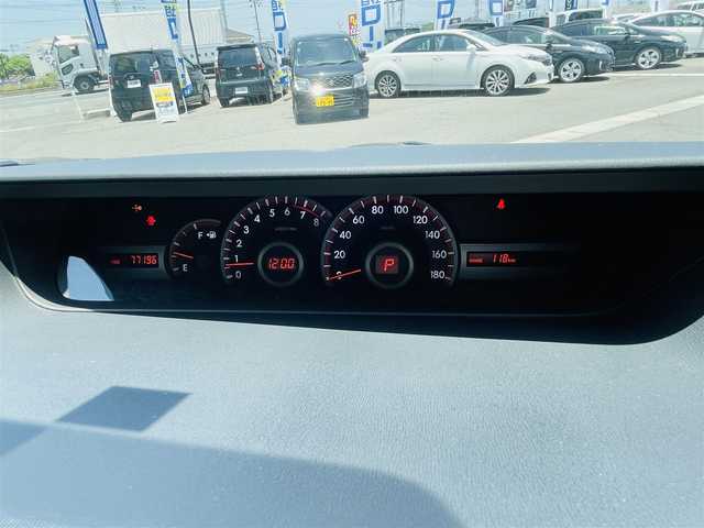トヨタ ヴォクシー ZS 煌Ⅱ 岡山県 2012(平24)年 7.8万km ブラック (株)IDOMが運営する【じしゃロン岡山店】の自社ローン専用車両です。こちらは現金またはオートローンご利用時の価格です。 自社ローンご希望の方は別途その旨お申し付け下さい/・社外ナビゲーション/・両側電動スライドドア/・バックカメラ/・ＥＴＣ/・ドラレコ