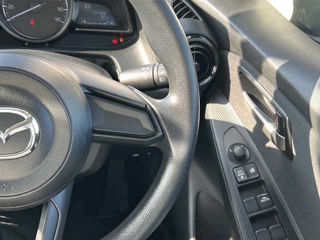 マツダ マツダ２ 15S スマートエディション 千葉県 2020(令2)年 4.3万km エターナルブルーマイカ 純正ナビ　ＴＶ　ＤＶＤ　ＵＳＢ　アラウンドビューモニター　ＭＴモード付ＡＴ　スマートキー　純正フロアマット　横滑り防止機能　レーンキープアシスト　前後ドラレコ　前後コーナーセンサー　ＬＥＤライト