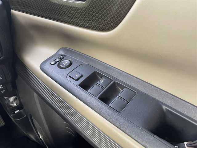 ホンダ Ｎ ＢＯＸ スラッシュ G Lインテリアカラーパッケージ 群馬県 2019(令1)年 3.5万km クリスタルブラックパール シティーブレーキ/純正メモリナビ　VXM-194VFi/　(CD DVD Bluetooth SD　USB iPod AUX FM AM)/バックカメラ/ビルトインETC/HIDヘッドライト/オートライト/革巻きステアリング/ステアリングスイッチ/レザーシート/シートヒーター/横滑り防止/チップアップシート/電動格納ウィンカーミラー/取扱説明書/保証書/スペアキー