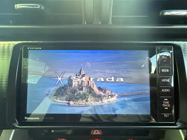 トヨタ ８６ GT 愛媛県 2014(平26)年 1.8万km サテンホワイトパール 社外ナビ（Bluetooth/SD/フルセグテレビ）/前方ドライブレコーダー/ルームミラー型GPSレーダー/ETC2.0/社外18インチAW(ADVAN RACING)/シートカバー/社外エアクリーナー/TRDシフトノブ/TRDマフラー/追加タコメーター(BLITZ)/バックカメラ/純正フロアマット/ABS/横滑り防止装置/オートライト/LEDヘッドライト/フォグランプ/USB入力端子