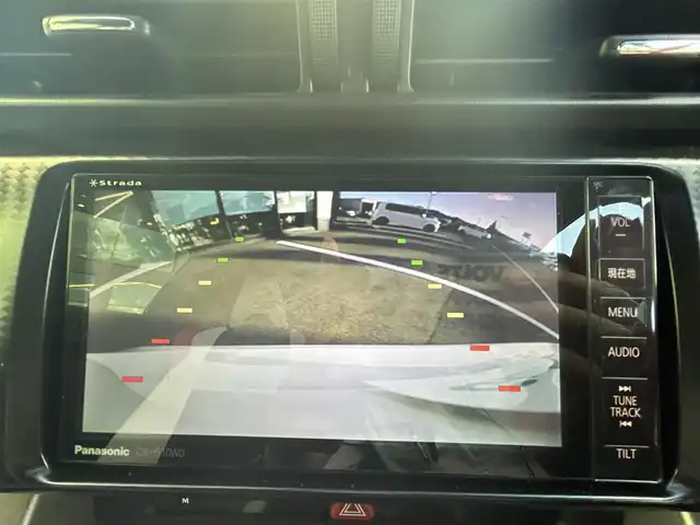 トヨタ ８６ GT 愛媛県 2014(平26)年 1.8万km サテンホワイトパール 社外ナビ（Bluetooth/SD/フルセグテレビ）/前方ドライブレコーダー/ルームミラー型GPSレーダー/ETC2.0/社外18インチAW(ADVAN RACING)/シートカバー/社外エアクリーナー/TRDシフトノブ/TRDマフラー/追加タコメーター(BLITZ)/バックカメラ/純正フロアマット/ABS/横滑り防止装置/オートライト/LEDヘッドライト/フォグランプ/USB入力端子