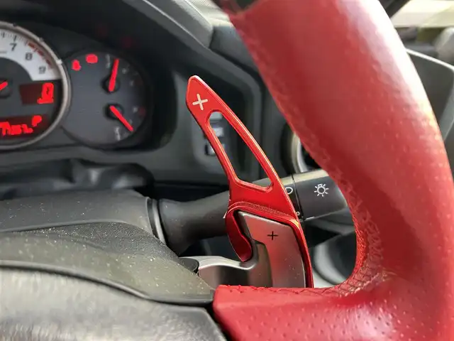 トヨタ ８６ GT 愛媛県 2014(平26)年 1.8万km サテンホワイトパール 社外ナビ（Bluetooth/SD/フルセグテレビ）/前方ドライブレコーダー/ルームミラー型GPSレーダー/ETC2.0/社外18インチAW(ADVAN RACING)/シートカバー/社外エアクリーナー/TRDシフトノブ/TRDマフラー/追加タコメーター(BLITZ)/バックカメラ/純正フロアマット/ABS/横滑り防止装置/オートライト/LEDヘッドライト/フォグランプ/USB入力端子