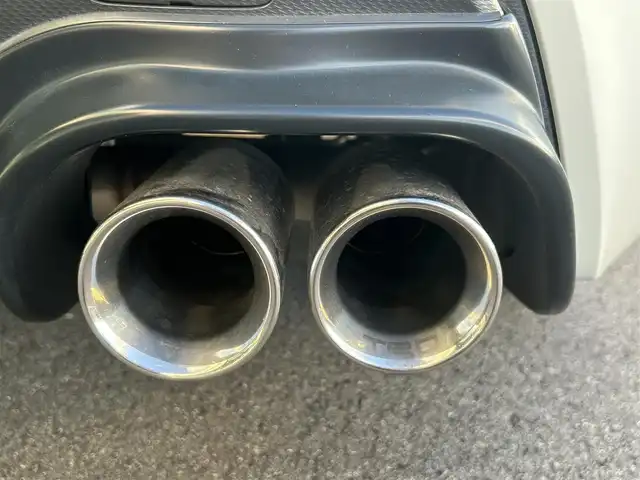 トヨタ ８６ GT 愛媛県 2014(平26)年 1.8万km サテンホワイトパール 社外ナビ（Bluetooth/SD/フルセグテレビ）/前方ドライブレコーダー/ルームミラー型GPSレーダー/ETC2.0/社外18インチAW(ADVAN RACING)/シートカバー/社外エアクリーナー/TRDシフトノブ/TRDマフラー/追加タコメーター(BLITZ)/バックカメラ/純正フロアマット/ABS/横滑り防止装置/オートライト/LEDヘッドライト/フォグランプ/USB入力端子