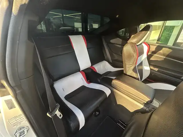 トヨタ ８６ GT 愛媛県 2014(平26)年 1.8万km サテンホワイトパール 社外ナビ（Bluetooth/SD/フルセグテレビ）/前方ドライブレコーダー/ルームミラー型GPSレーダー/ETC2.0/社外18インチAW(ADVAN RACING)/シートカバー/社外エアクリーナー/TRDシフトノブ/TRDマフラー/追加タコメーター(BLITZ)/バックカメラ/純正フロアマット/ABS/横滑り防止装置/オートライト/LEDヘッドライト/フォグランプ/USB入力端子