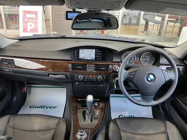 ＢＭＷ ３２０ｉ ツーリング 神奈川県 2012(平24)年 1.9万km スペースグレー 黒レザーシート/禁煙車/純正ナビ/（CD/HDD/AUX/FM/AM）/バックカメラ/ミラー一体型ETC/前席パワーシート/前席シートヒーター/プッシュスタート/スマートキー/純正17インチAW/ドライブレコーダー