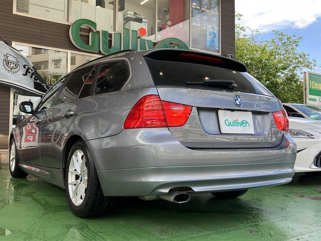 ＢＭＷ ３２０ｉ ツーリング 神奈川県 2012(平24)年 1.9万km スペースグレー 黒レザーシート/禁煙車/純正ナビ/（CD/HDD/AUX/FM/AM）/バックカメラ/ミラー一体型ETC/前席パワーシート/前席シートヒーター/プッシュスタート/スマートキー/純正17インチAW/ドライブレコーダー