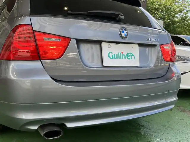 ＢＭＷ ３２０ｉ ツーリング 神奈川県 2012(平24)年 1.9万km スペースグレー 黒レザーシート/禁煙車/純正ナビ/（CD/HDD/AUX/FM/AM）/バックカメラ/ミラー一体型ETC/前席パワーシート/前席シートヒーター/プッシュスタート/スマートキー/純正17インチAW/ドライブレコーダー