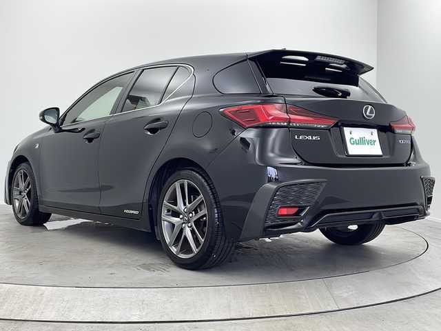 レクサス ＣＴ 200h Fスポーツ 大阪府 2018(平30)年 5.4万km ブラック 純正10.3インチSDナビ/（CD/DVD/AUX/SD/BT）/バックカメラ/ハーフレザーシート/前席シートヒーター/前席パワーシート/ステアリングヒーター/ドライブレコーダー/ETC/クルーズコントロール（追従走行有）/衝突被害軽減システム/レーンキープアシスト/コーナーセンサー/オートマチックハイビーム/純正LEDヘッドライト/純正フロアマット/カーテンエアバッグレーム