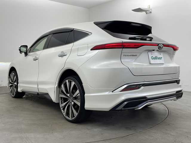 トヨタ ハリアー G 兵庫県 2020(令2)年 4.1万km ホワイトパールクリスタルシャイン ・純正ディスプレイオーディオナビ/・Bluetooth/フルセグテレビ/USB/Miracast/・Toyota Safety Sense/・プリクラッシュセーフティ/・レーントレーシングアシスト /・レーダークルーズコントロール（全車速追従機能付） /・アダプティブハイビームシステム/・ロードサインアシスト/・先行車発進告知機能/・パーキングサポートブレーキ（前後方静止物）/・クリアランスソナー/・デジタルインナーミラー/・ハーフレザーシート/・パワーバックドア/・運転席パワーシート/・モデリスタエアロ/・LEDオートライト/・LEDフロントフォグランプ/・社外22インチアルミホイール/・ビルトインETC2.0/・社外前後ドライブレコーダー/・スマートキー/・取扱説明書/・保証書
