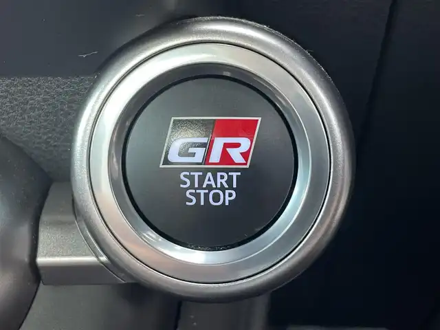 トヨタ ＧＲ８６ SZ 佐賀県 2023(令5)年 2.3万km クリスタルホワイトパール アイサイトコアテクノロジー/・プリクラッシュセーフティ/・全車速追従機能付きクルーズコントロール/・車線逸脱警報/・AT誤発進抑制制御/AT誤後進抑制制御/・後退時ブレーキアシスト/コーナーセンサー/純正9型ナビ/・バックカメラ/・フルセグTV/BT/CD/DVD/純正ドラレコ(DRT-H68A)/純正17インチAW/LEDヘッドライト/ハイビームアシスト/革巻きステアリング/パドルシフト/ETC2.0 /スペアキー×１/取扱説明書/保証書