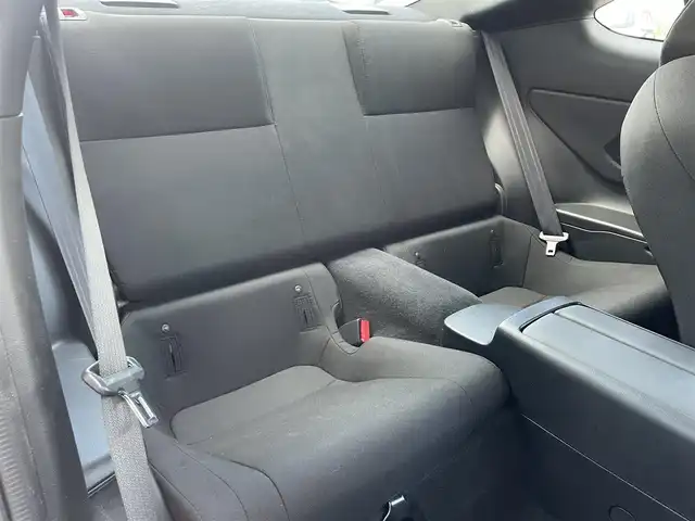 トヨタ ＧＲ８６ SZ 佐賀県 2023(令5)年 2.3万km クリスタルホワイトパール アイサイトコアテクノロジー/・プリクラッシュセーフティ/・全車速追従機能付きクルーズコントロール/・車線逸脱警報/・AT誤発進抑制制御/AT誤後進抑制制御/・後退時ブレーキアシスト/コーナーセンサー/純正9型ナビ/・バックカメラ/・フルセグTV/BT/CD/DVD/純正ドラレコ(DRT-H68A)/純正17インチAW/LEDヘッドライト/ハイビームアシスト/革巻きステアリング/パドルシフト/ETC2.0 /スペアキー×１/取扱説明書/保証書