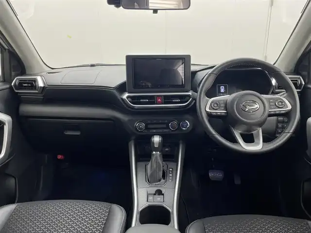 ダイハツ ロッキー プレミアム G HEV 茨城県 2023(令5)年 1.4万km ブラックマイカメタリック/シャイニングホワイトパール 9インチナビ/Bluetooth/フルセグ/CD/DVD/radio/SD/AUX/全周囲カメラ/前後ドラレコ/スマートアシスト/・衝突回避支援ブレーキ/・誤発進抑制/・車線逸脱警報/・BSM/・認識支援/・追従型クルーズコントロール/・レーンキープアシスト/LEDヘッドライト/オートライト/オートマチックハイビーム/ETC/前席シートヒーター/スペアキー