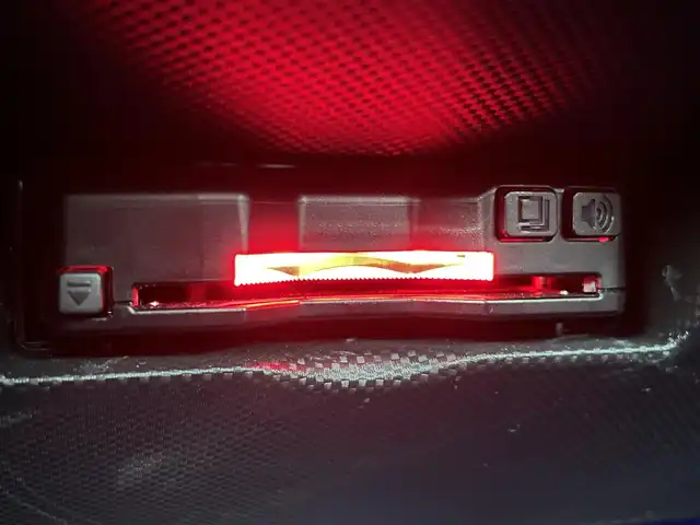 ダイハツ ロッキー プレミアム G HEV 茨城県 2023(令5)年 1.4万km ブラックマイカメタリック/シャイニングホワイトパール 9インチナビ/Bluetooth/フルセグ/CD/DVD/radio/SD/AUX/全周囲カメラ/前後ドラレコ/スマートアシスト/・衝突回避支援ブレーキ/・誤発進抑制/・車線逸脱警報/・BSM/・認識支援/・追従型クルーズコントロール/・レーンキープアシスト/LEDヘッドライト/オートライト/オートマチックハイビーム/ETC/前席シートヒーター/スペアキー
